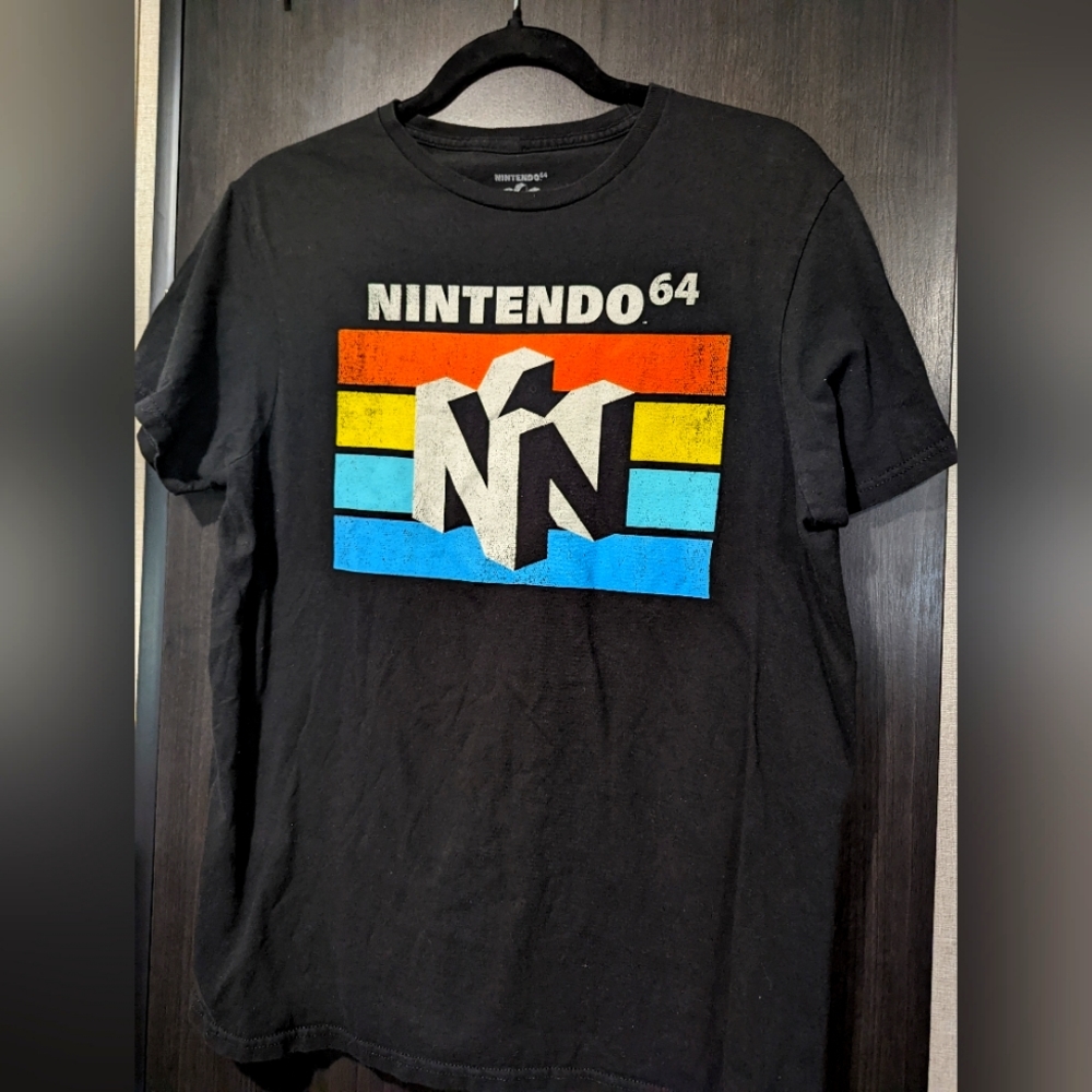 Women's graphic tee
